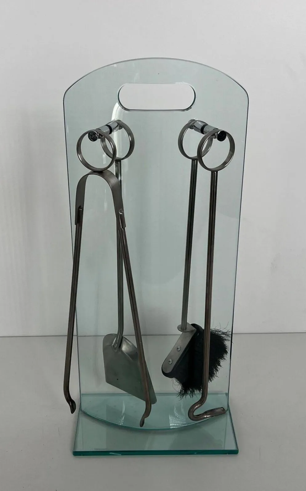 Nécessaire de Feu Design à Portant en Verre Trempé et Outils en Chrome