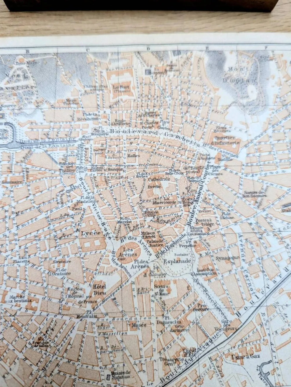Nîmes, Gard, plan original imprimé en 1906.