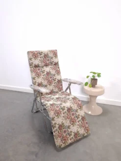 Nouveau fauteuil de jardin italien des années 70, réglable et pliable, avec fleurs.
