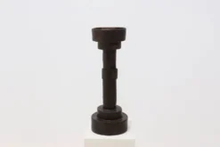 Objet cylindrique en grès brutaliste signé Studio Pottery années 1960