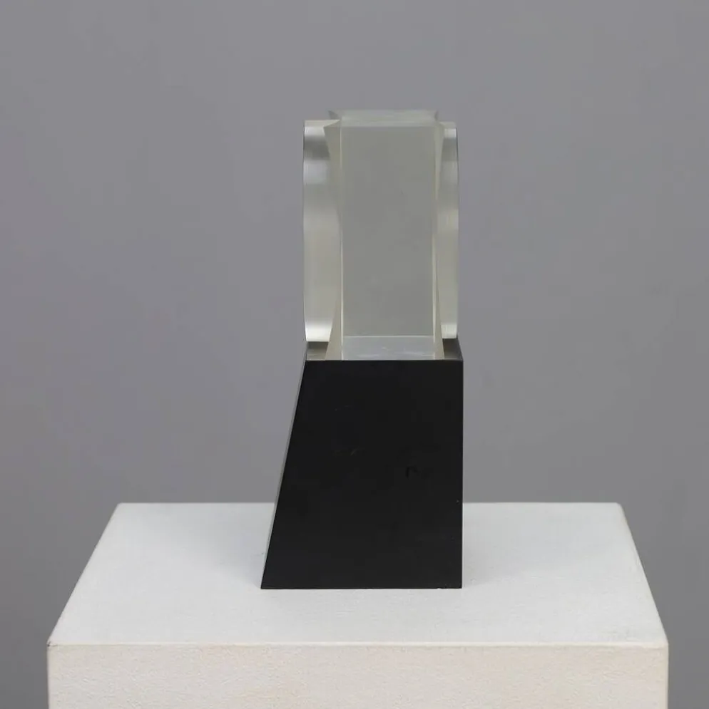 Objet géométrique en plexiglas de Maurice Ruche, 1972