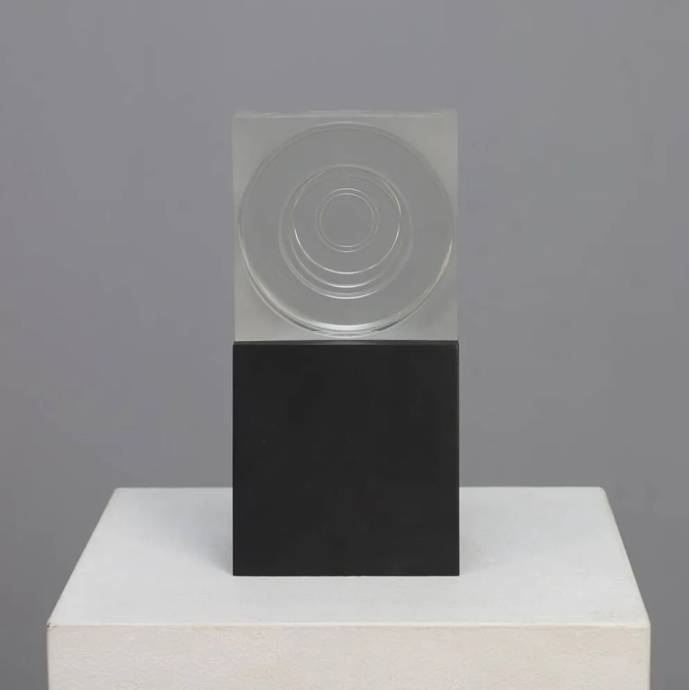 Objet géométrique en plexiglas de Maurice Ruche, 1972