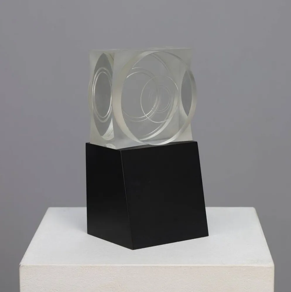 Objet géométrique en plexiglas de Maurice Ruche, 1972