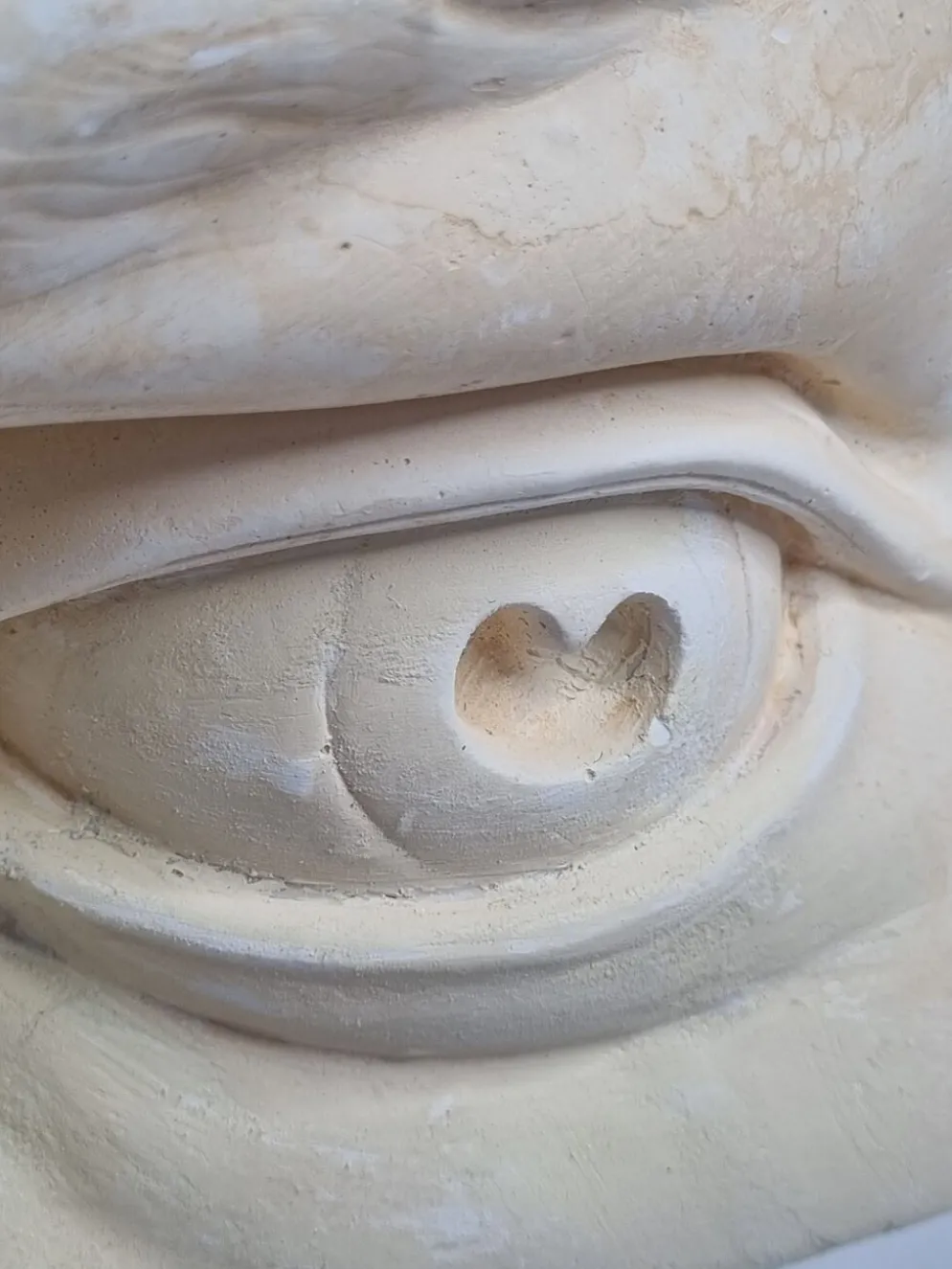 Oeil du "David" de Michelangelo moulage vintage d'après Brucciani, sur socle, 27 cm
