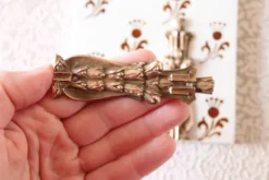 Ornements en bronze ancien