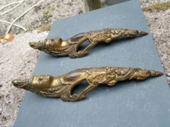 2 ornements en bronze pour meuble, XIXe siècle