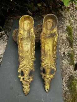 2 ornements en bronze pour meuble, XIXe siècle