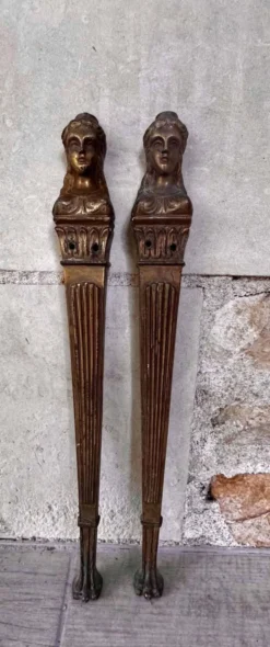2 ornements pour meuble en bronze Art Nouveau