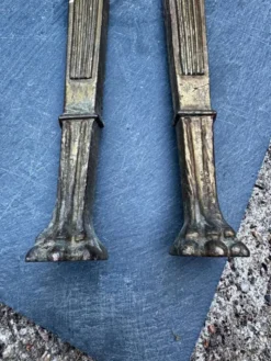 2 ornements pour meuble en bronze Art Nouveau
