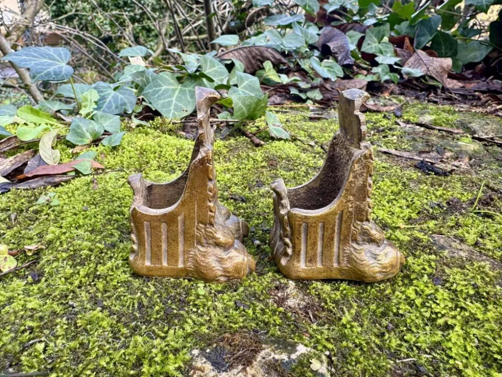 2 ornements pour meuble en bronze pieds griffes Art Nouveau