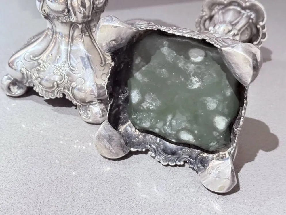 Paire antique de bougeoirs en argent style rococo, candélabres des années 1900, décoration intérieure.