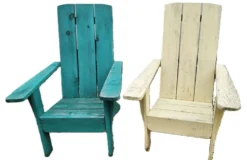 Paire d'anciens fauteuils de jardin en bois peint