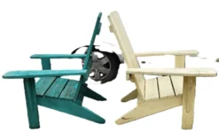 Paire d'anciens fauteuils de jardin en bois peint