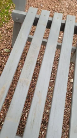 Paire de bancs de jardin parc en bois fabrication ancienne