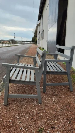 Paire de bancs de jardin parc en bois fabrication ancienne