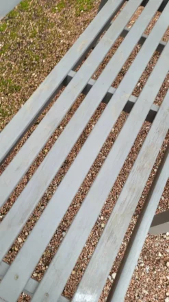 Paire de bancs de jardin parc en bois fabrication ancienne