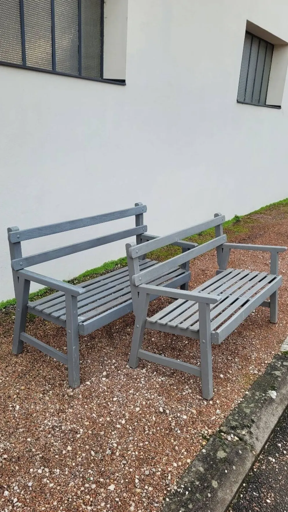 Paire de bancs de jardin parc en bois fabrication ancienne