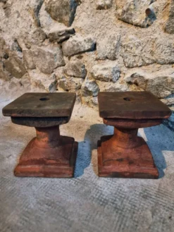 Paire de bases architecturales anciennes en fonte (fin XIXe - début XXe siècle)