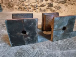 Paire de bases architecturales anciennes en fonte (fin XIXe - début XXe siècle)