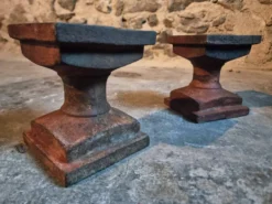 Paire de bases architecturales anciennes en fonte (fin XIXe - début XXe siècle)