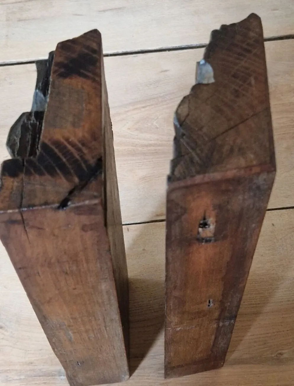 Paire de Boiseries Frontons Ornementation XIXe