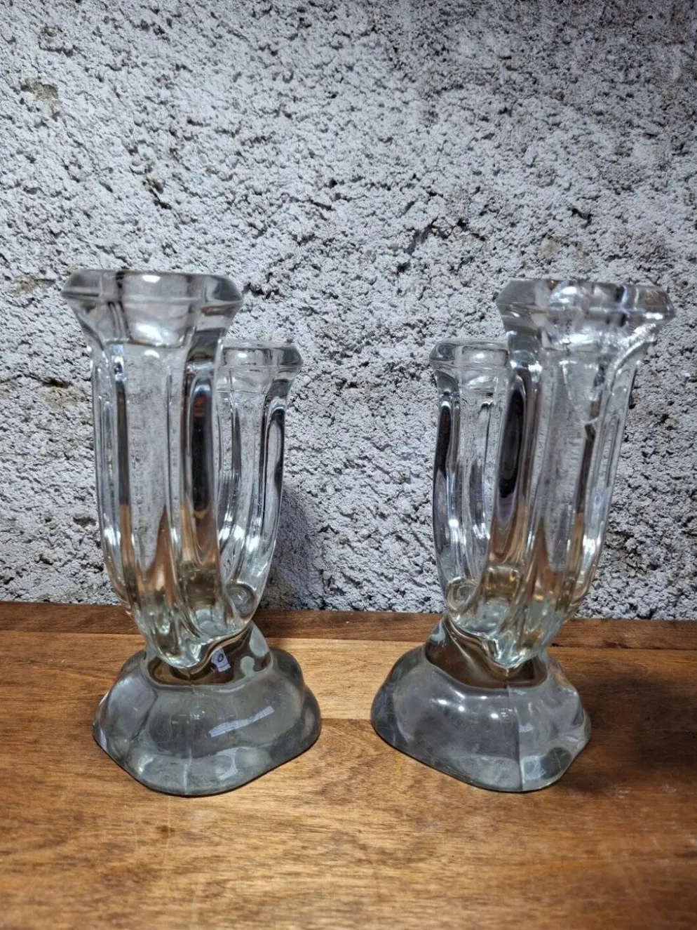 Paire de bougeoirs doubles Art Déco verre pressé moulé 1930
