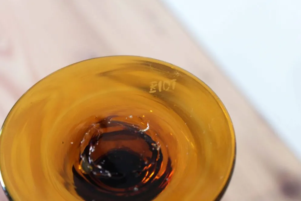 Paire de bougeoirs en verre ambré BIOT