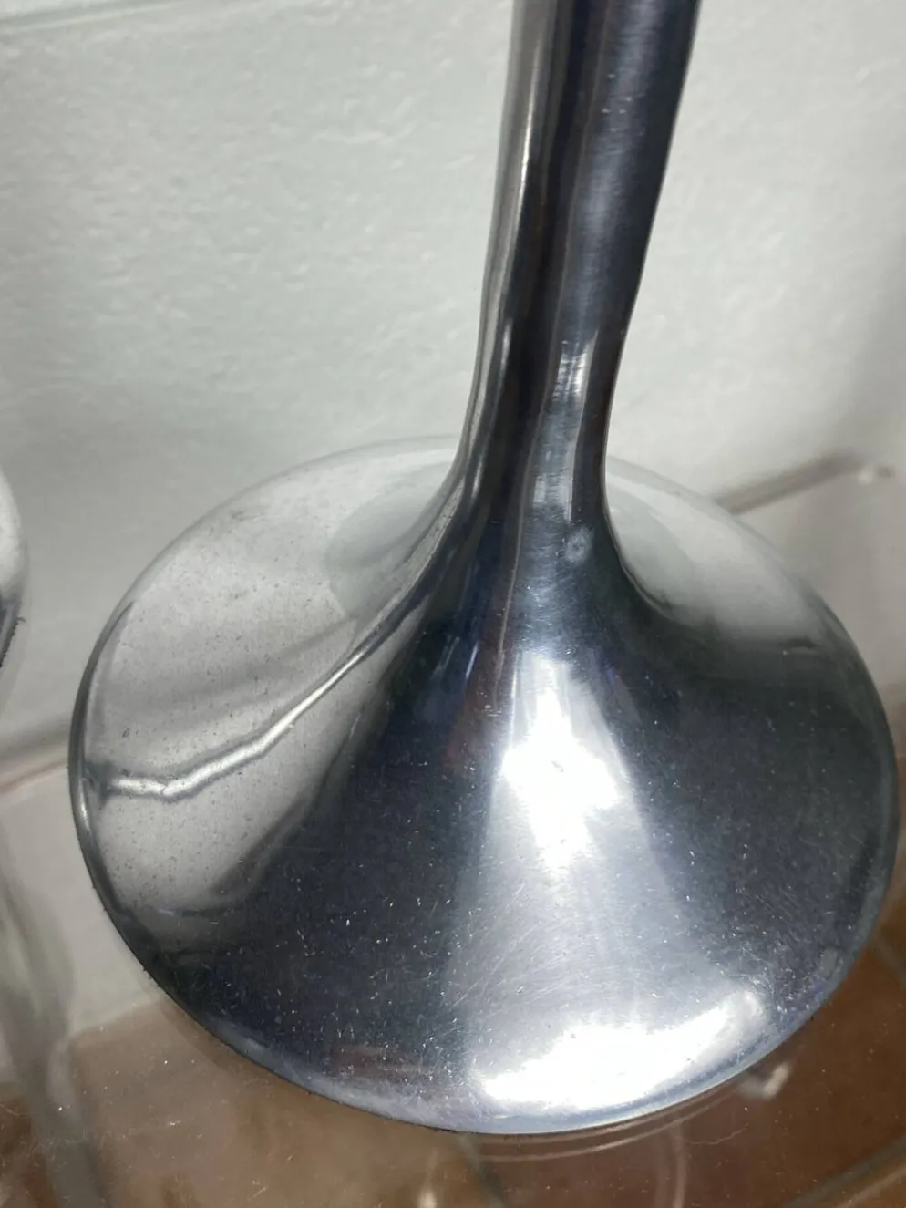 Paire de bougeoirs noeud en aluminium, Italie, 1970