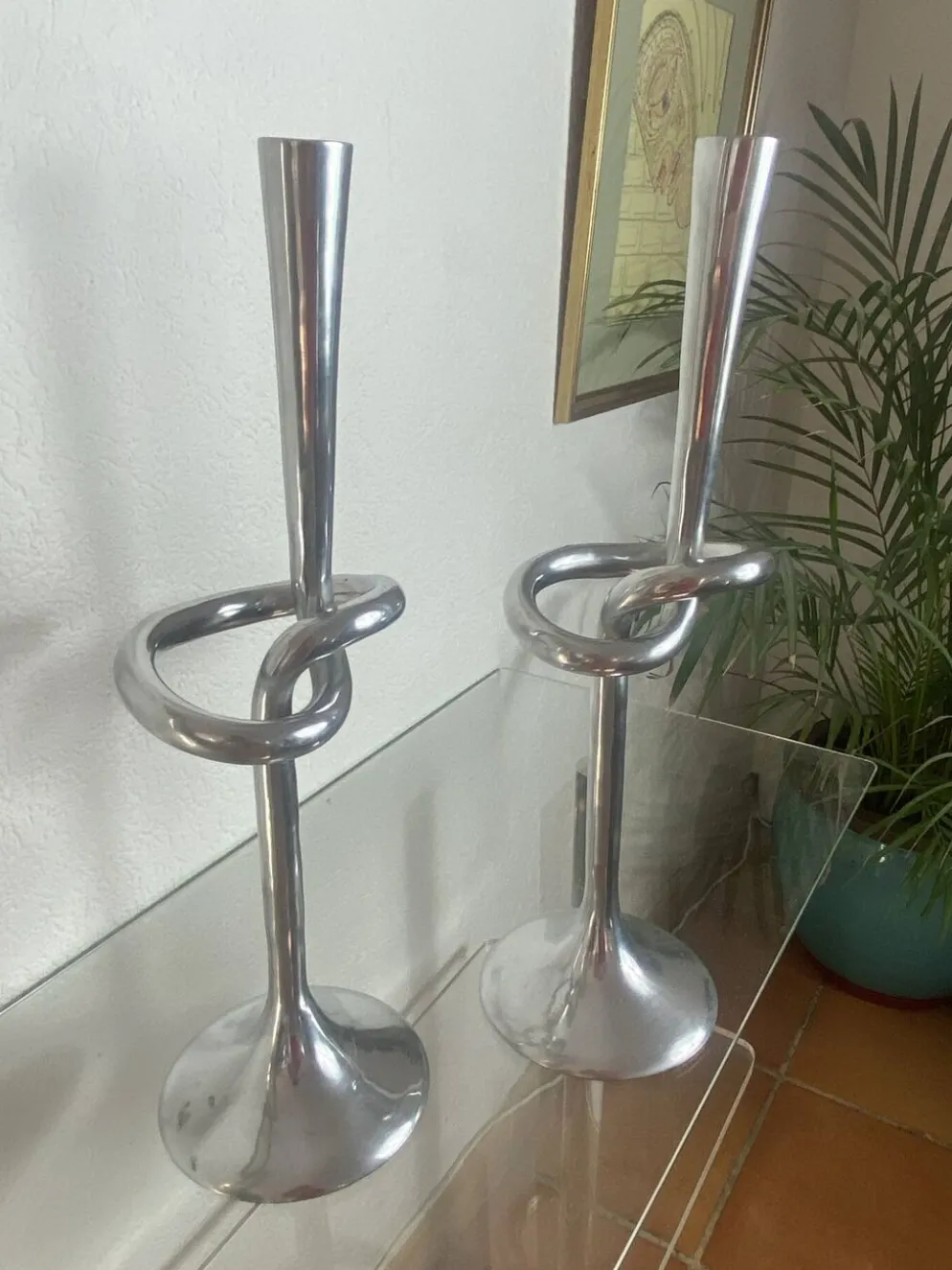Paire de bougeoirs noeud en aluminium, Italie, 1970