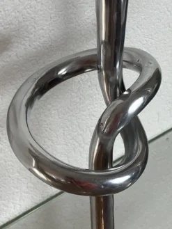 Paire de bougeoirs noeud en aluminium, Italie, 1970