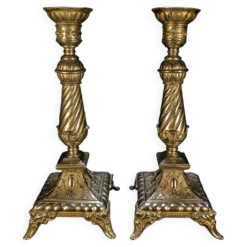 Paire de bougeoirs style Néo-Renaissance / Louis XIII