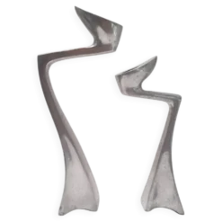 Paire de bougeoirs Swan de Matthew Hilton