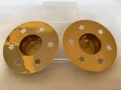 Paire de bougeoirs étoiles en laiton