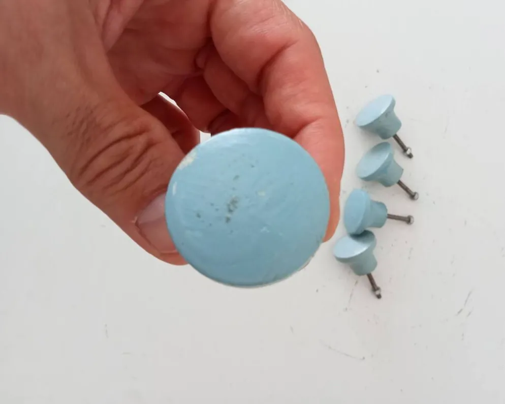 Paire de boutons de meubles vintage en bois