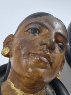 Paire de bustes antiques en céramique représentant des portraits du Rajasthan