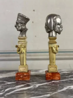 Paire de bustes d’Abyssins en nickel sur gaines en bronze doré et marbre, XIXème siècle