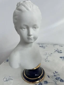 Paire de bustes en biscuit, Tharaud, Houdon, Louise et Alexandre Brongniart