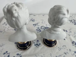 Paire de bustes en biscuit, Tharaud, Houdon, Louise et Alexandre Brongniart