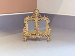 Paire de cadres en laiton doré rococo, cadres décoratifs antiques pour mur et table