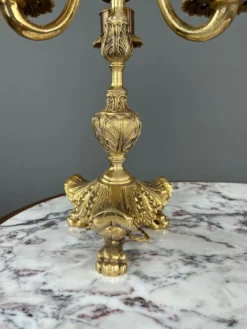 Paire de candélabres à trois lumières en bronze, XXe siècle