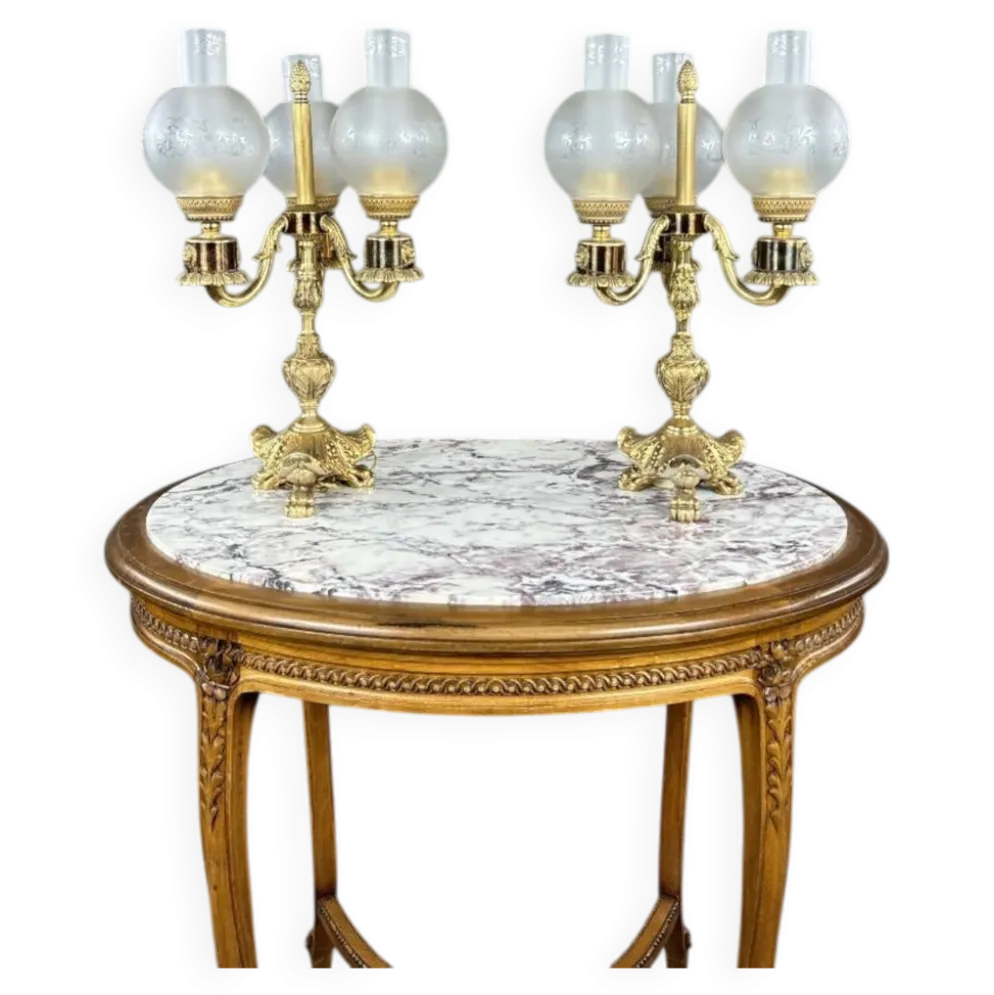 Paire de candélabres à trois lumières en bronze, XXe siècle