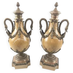 Paire de Cassolettes XIXe Napoléon III en marbre et bronze