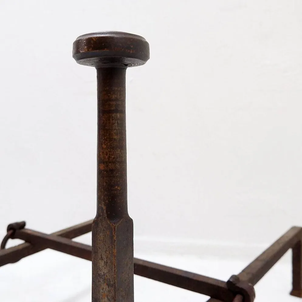 Paire de chenets anciens en fer forgé - XIXe siècle