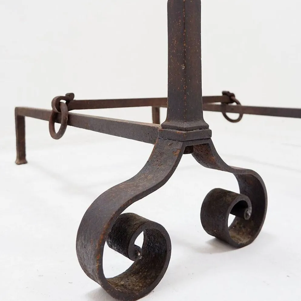 Paire de chenets anciens en fer forgé - XIXe siècle
