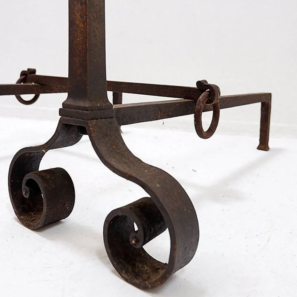 Paire de chenets anciens en fer forgé - XIXe siècle