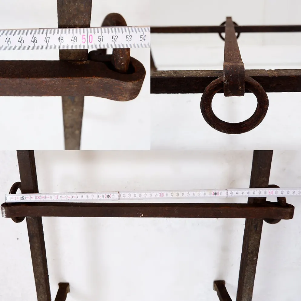 Paire de chenets anciens en fer forgé - XIXe siècle