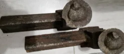 Paire de chenets anciens en fonte Bustes néo-Renaissance France fin XIXᵉ