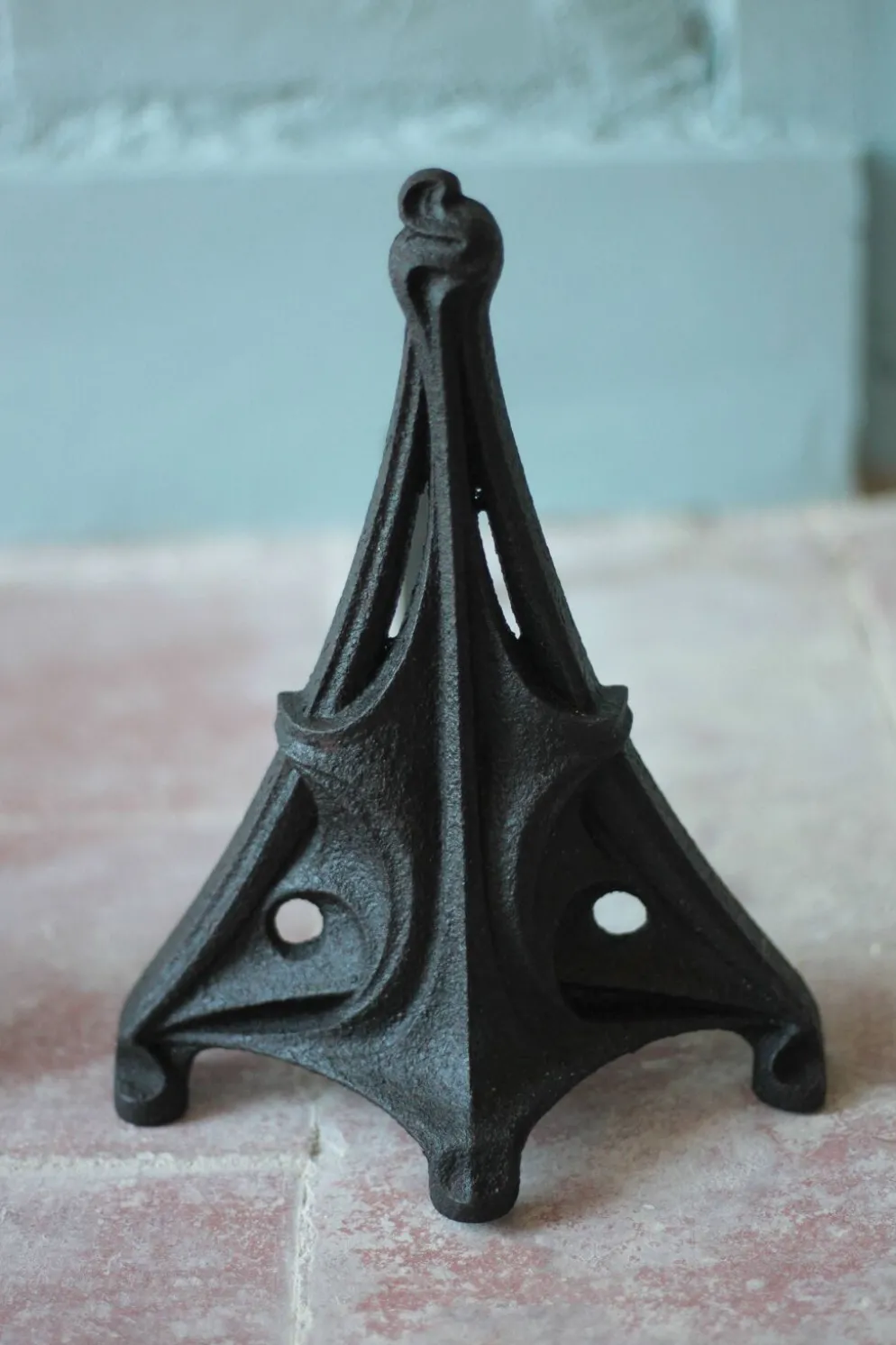Paire de chenets Art Nouveau en fonte dans le style Hector Guimard, déco
