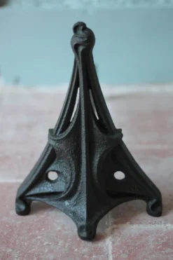 Paire de chenets Art Nouveau en fonte dans le style Hector Guimard, déco