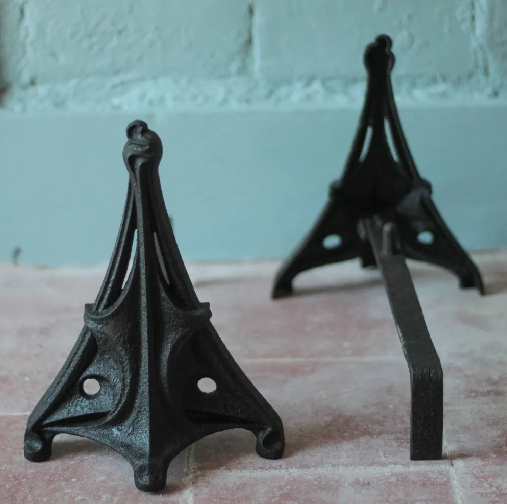 Paire de chenets Art Nouveau en fonte dans le style Hector Guimard, déco